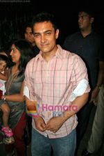 Aamir Khan at Diwali Card Party Celebration on 17th Oct 2009 (6).JPG
